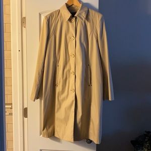 Kenneth Cole trench coat Tan Color Size L